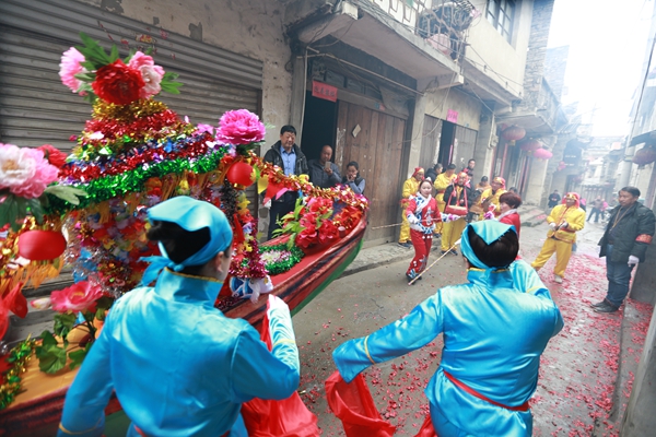 �׺Ӻӽ����״���꣬�[�t��һ�l�֣�