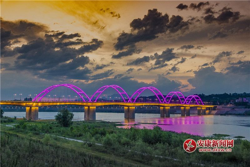 �� ��ϼ�����Ę򡷔zӰ��Ƥ�¾S���Ԓ��13325355508.jpg